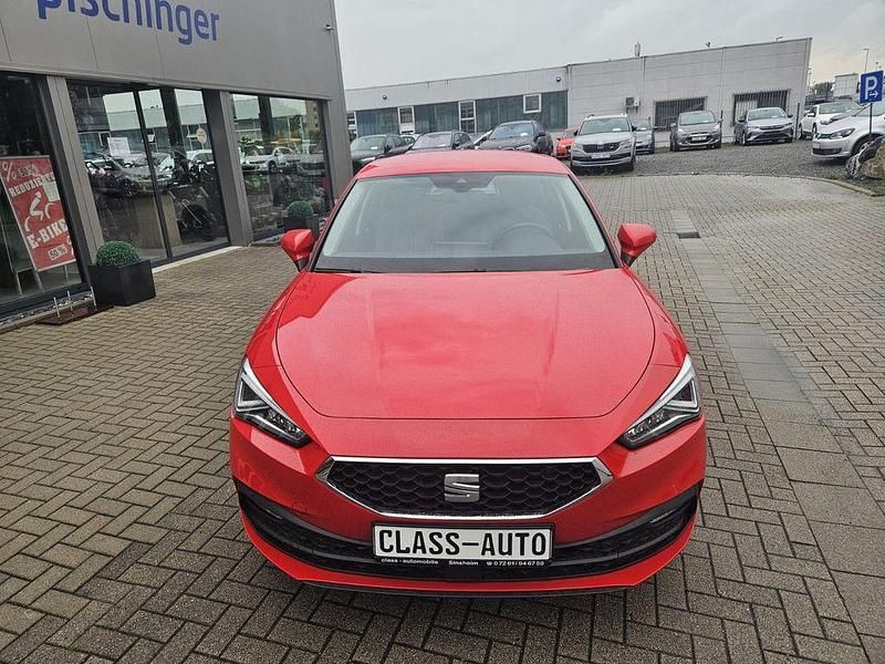 Gebraucht Seat Leon Style 150 PS (110 kW) 2023 Rot Limousine