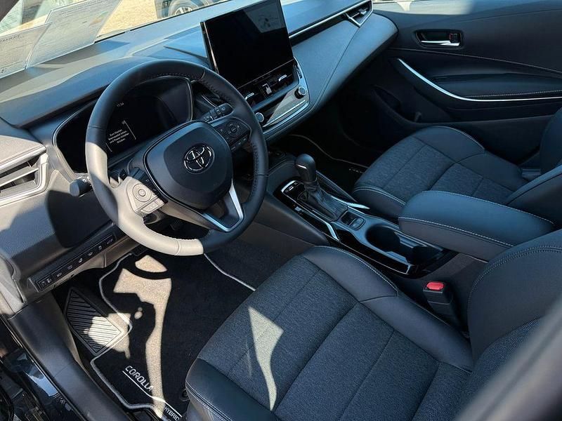 Neu Toyota Corolla 196 PS (144 kW) 2025 209 mysticschwarz schwarz Kombi