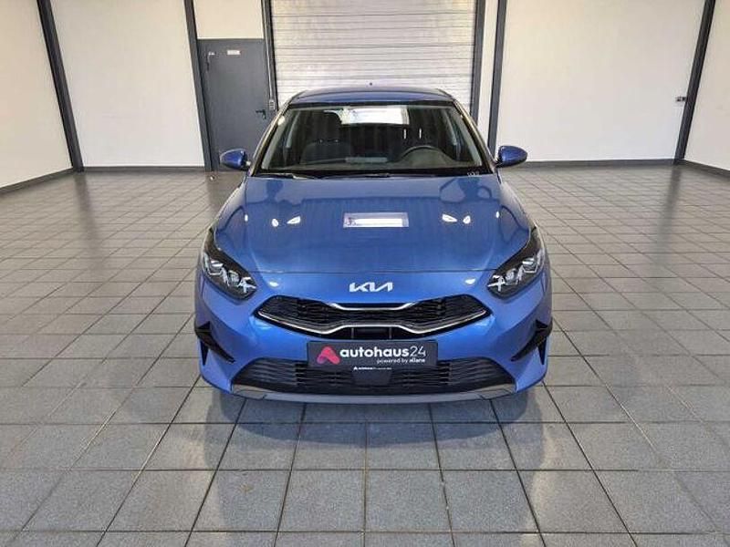 Gebraucht Kia Ceed Spirit 160 PS (117 kW) 2022 Blau Kleinwagen