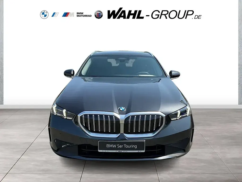 Neu BMW 520 Sport Line 197 PS (144 kW) 2026 Grau Kombi