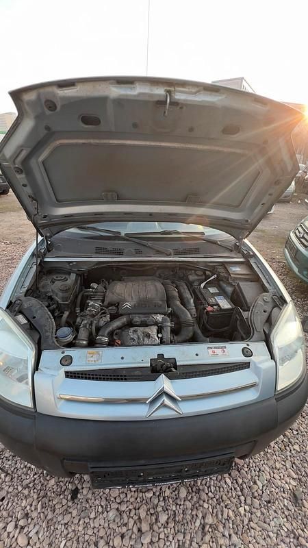 Gebraucht Citroën Berlingo 75 PS (55 kW) 2006 Silber Van / Kleinbus