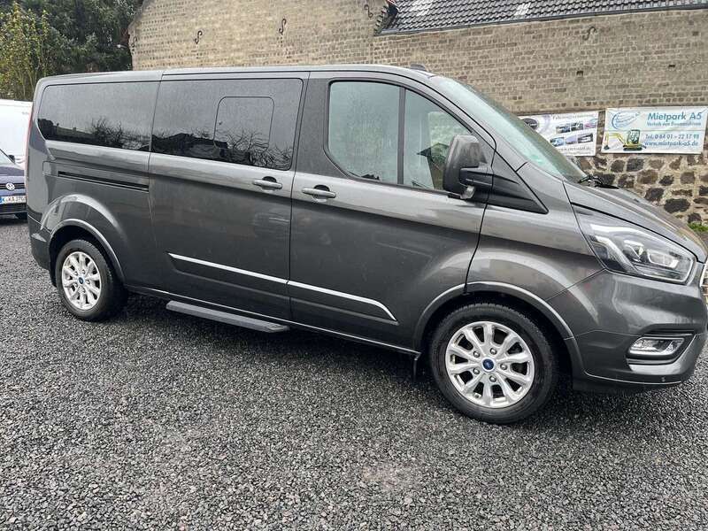 Gebraucht Ford Transit Custom Titanium 185 PS (136 kW) 2021 Magneticgrau (metallic) Van