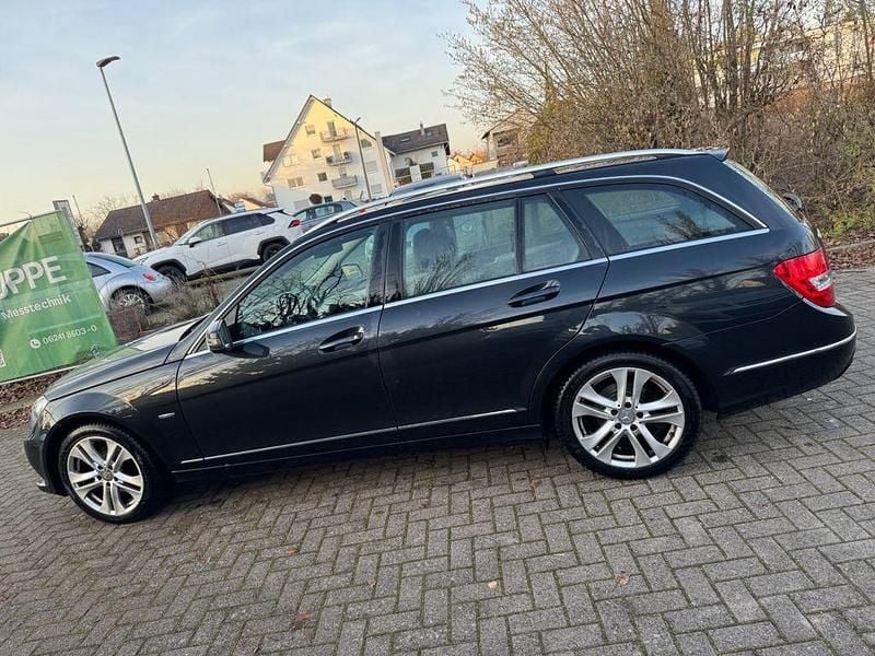 Schwarz Gebraucht 2012 Mercedes C180 Kombi | 4.990 € (Guter Preis) - Bild 1/4