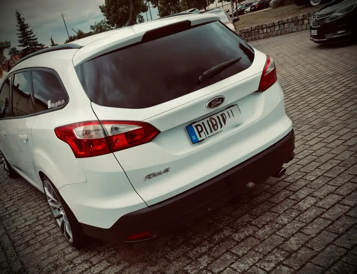 Gebraucht Ford Focus 140 PS (102 kW) 2013 Weiß Kombi