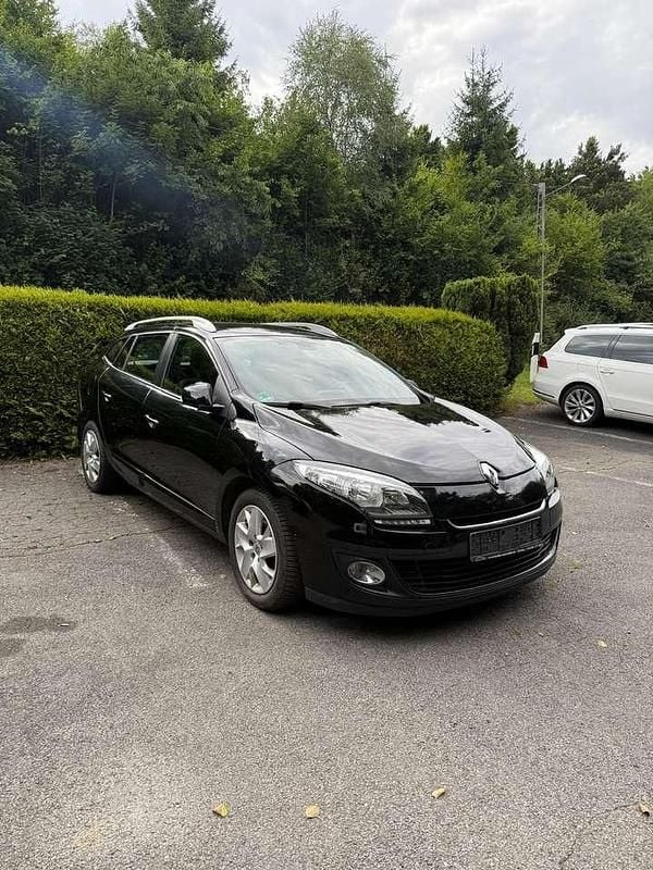 Gebraucht 2013 Renault Mégane GrandTour Initiale Paris Kombi | 3.899 € (Guter Preis) - Bild 1/4