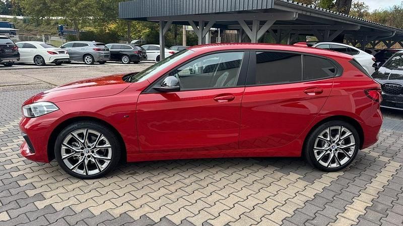 Gebraucht BMW 116 Sport Line 116 PS (85 kW) 2019 Rot Kleinwagen