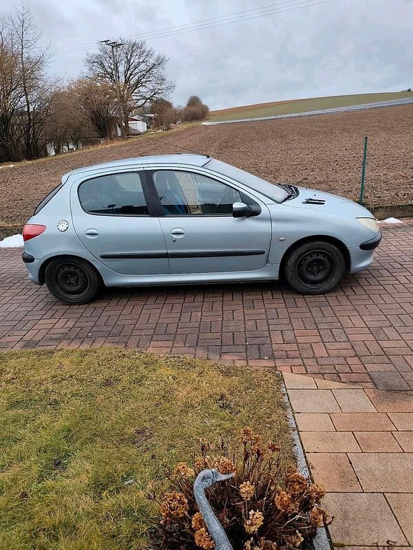 Gebraucht Peugeot 206 75 PS (55 kW) 2001 Kleinwagen