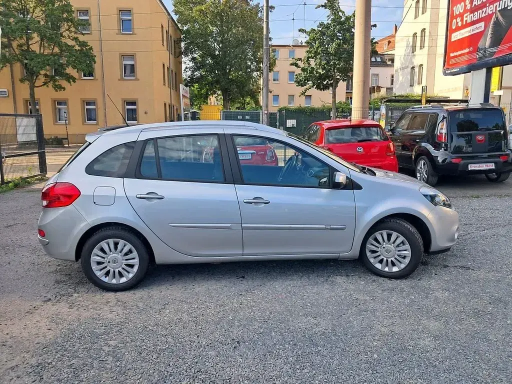 Gebraucht Renault Clio II Dynamique 75 PS (55 kW) 2009 Grau Limousine