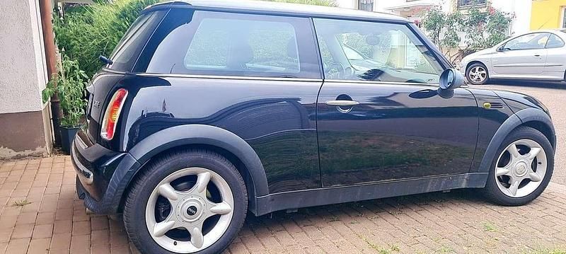 Schwarz Gebraucht 2004 Mini ONE Kleinwagen | 2.999 € (Etwas zu teuer) - Bild 1/4