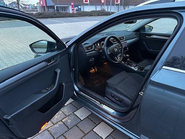Gebraucht Skoda Superb Style 150 PS (110 kW) 2019 Grau Kombi