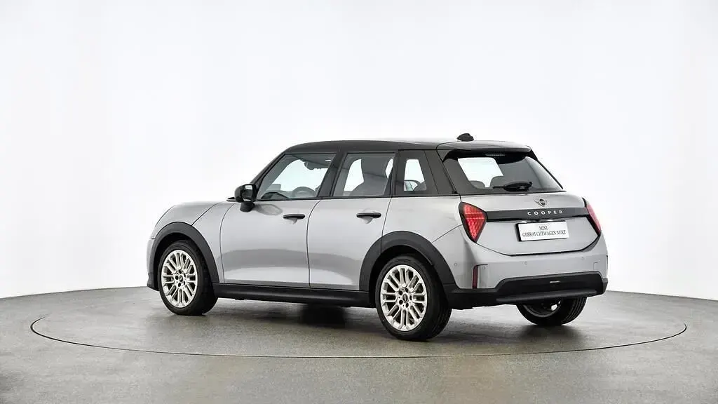 Gebraucht Mini Cooper Favoured 156 PS (114 kW) 2024 Silber Kleinwagen