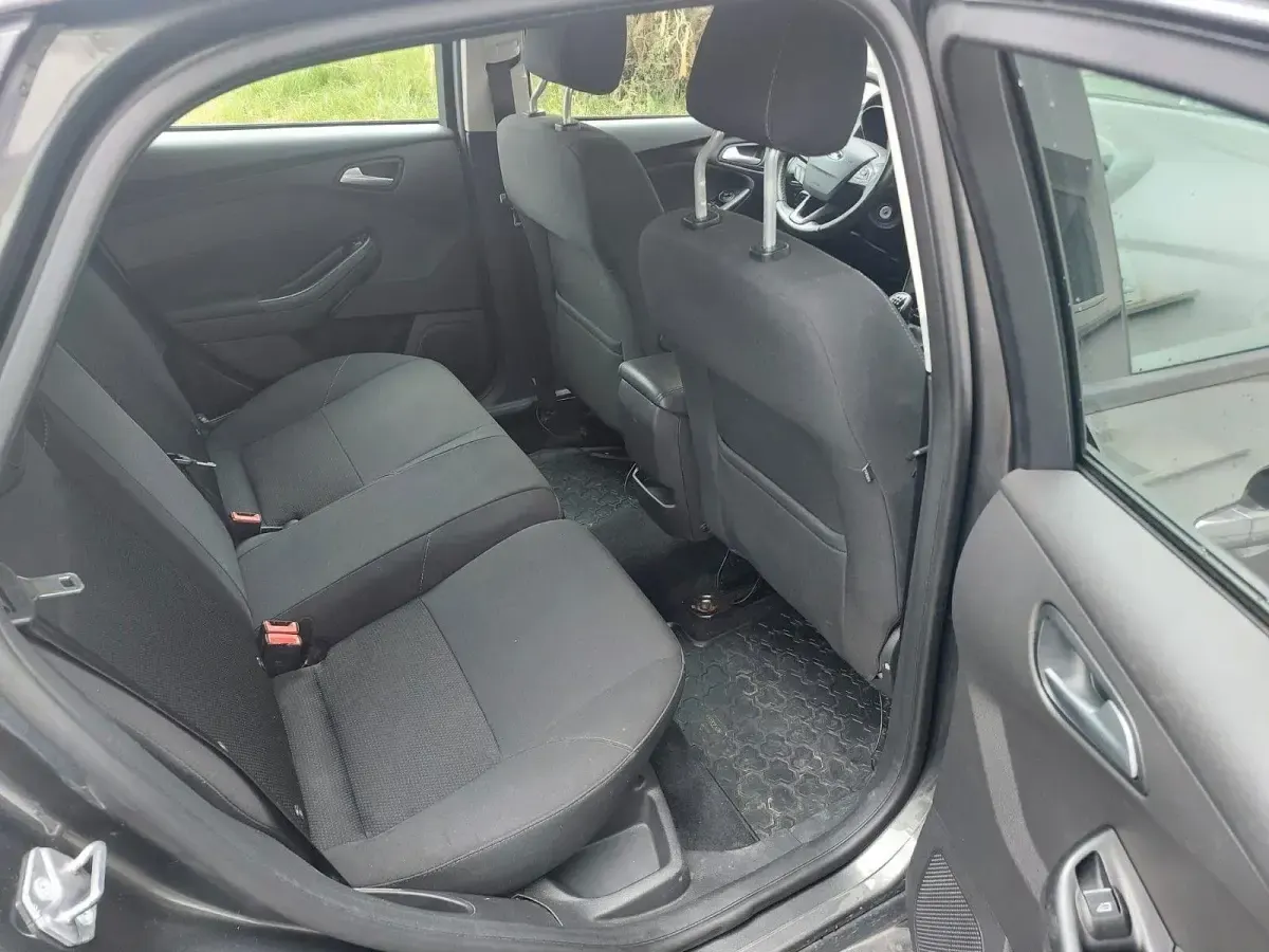 Occasion Ford Focus 120 ch (88 kW) 2015 Gris Berline