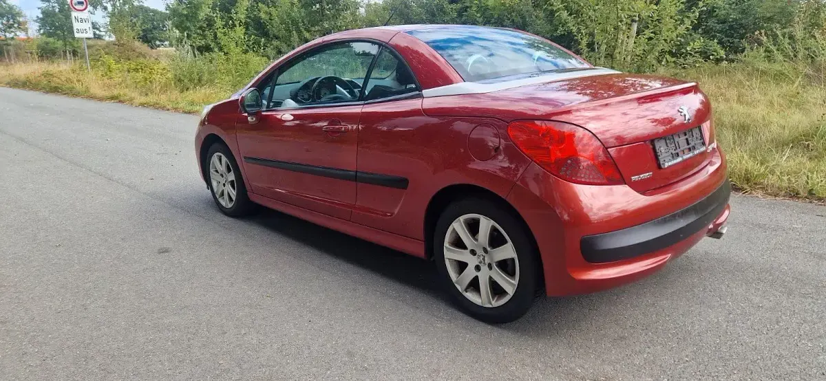 Gebraucht Peugeot 207 CC 120 PS (88 kW) 2007 Rot Cabrio
