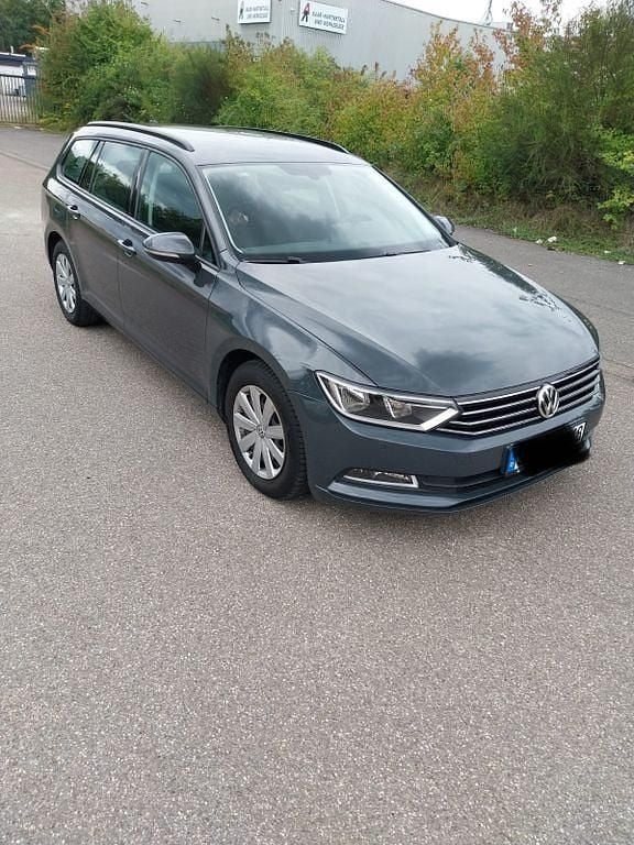 Grau Gebraucht 2016 VW Passat Kombi | 12.900 € (Guter Preis) - Bild 1/4