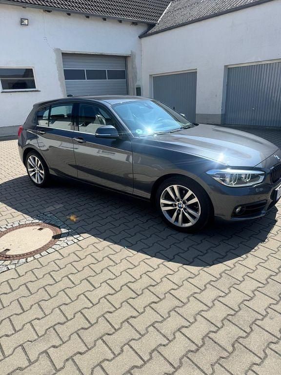 Gebraucht BMW 118 136 PS (100 kW) 2018 Grau Kleinwagen