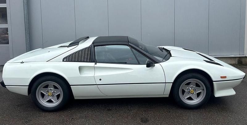 Second-hand Ferrari 308 241 CP (177 kW) 1983 Alb Cabrio