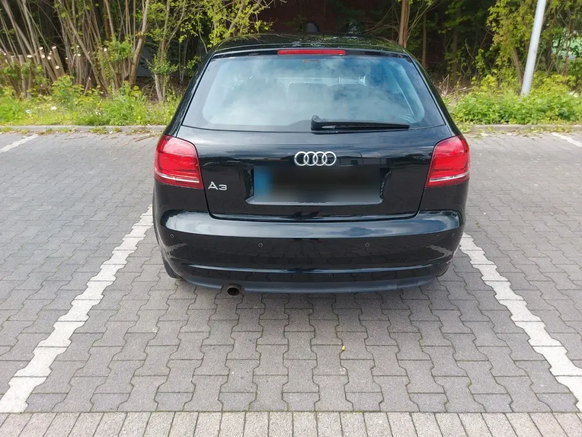 Gebraucht Audi A3 Attraction 102 PS (75 kW) 2010 Schwarz Kleinwagen