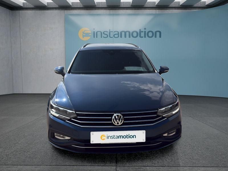 Gebraucht VW Passat 150 PS (110 kW) 2019 Blau Kombi