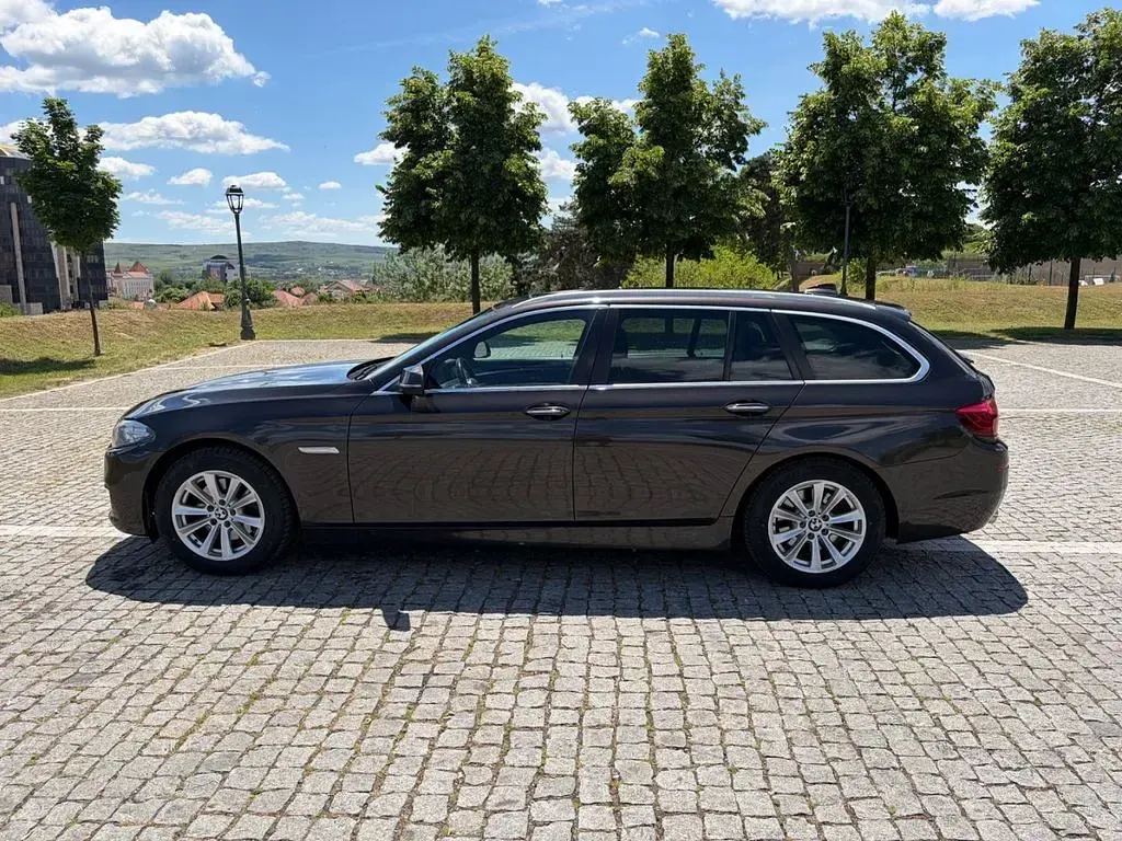 Gebraucht BMW 520 190 PS (139 kW) 2016 Braun Limousine