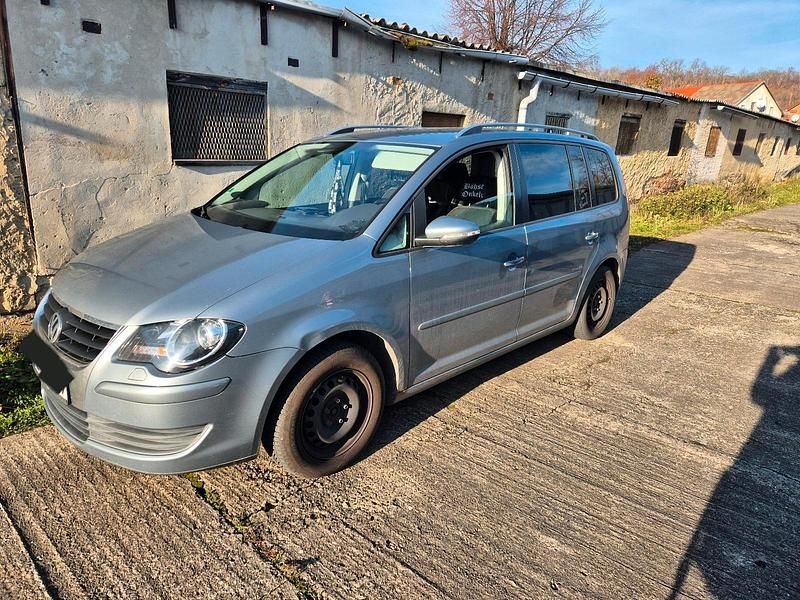 Grau Gebraucht 2009 VW Touran Van / Kleinbus | 2.300 € (Superpreis) - Bild 1/4