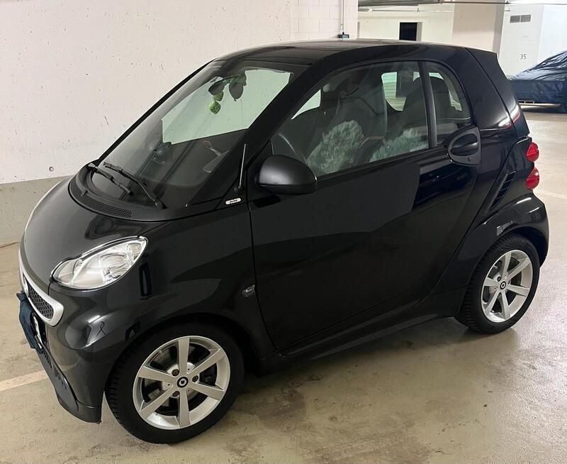 Schwarz Gebraucht 2014 Smart ForTwo Coupé Pulse Kleinwagen | 8.999 € - Bild 1/4