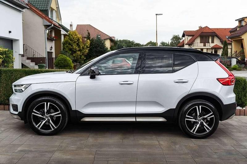Gebraucht Volvo XC40 R-Design 163 PS (119 kW) 2020 Weiß SUV