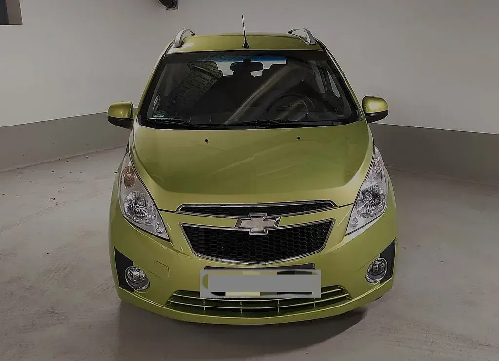 Second-hand Chevrolet Spark 82 CP (60 kW) 2010 Verde Hatchback