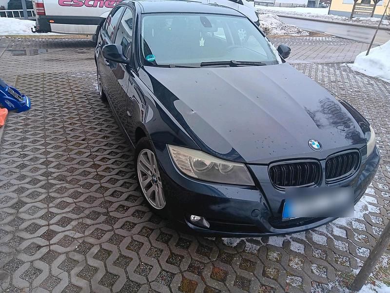 Gebraucht BMW 325 218 PS (160 kW) 2009 Blau Limousine