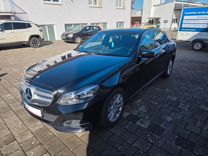 Gebraucht Mercedes E200 Avantgarde 184 PS (135 kW) 2014 Schwarz Limousine