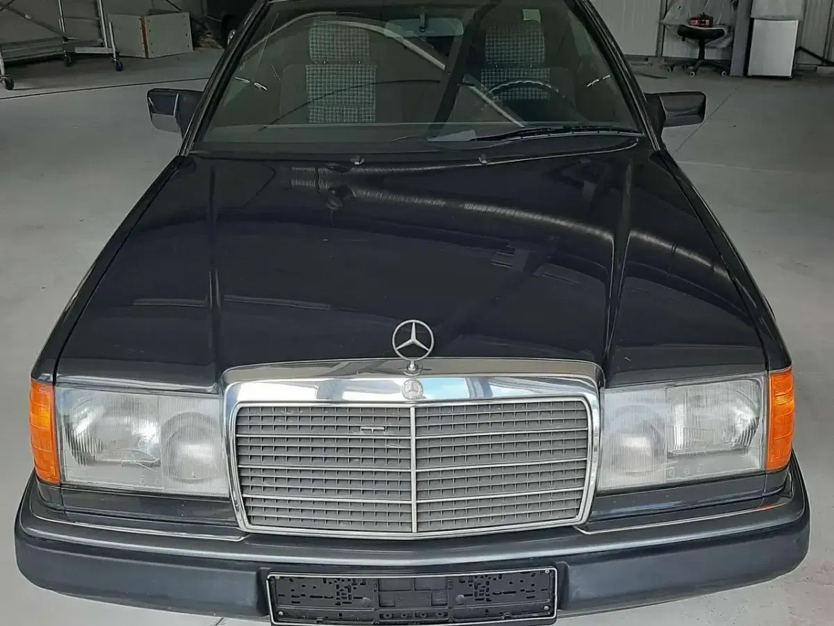 Gebraucht Mercedes 230 132 PS (97 kW) 1991 Schwarz Coupé