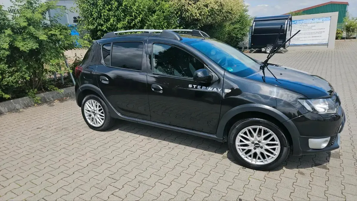 Gebraucht Dacia Sandero Stepway 90 PS (66 kW) 2013 Schwarz Kleinwagen