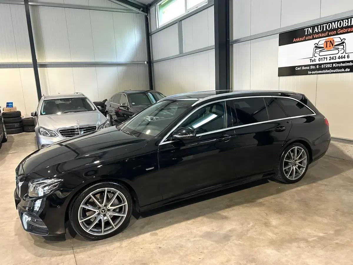 Gebraucht Mercedes E300 AMG line 245 PS (180 kW) 2020 Schwarz Kombi