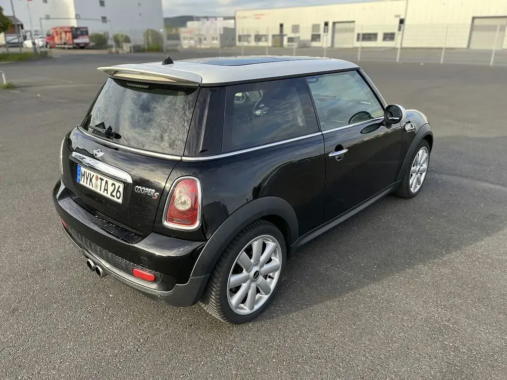 Usata Mini Cooper S 184 CV (135 kW) 2010 Nero Utilitaria