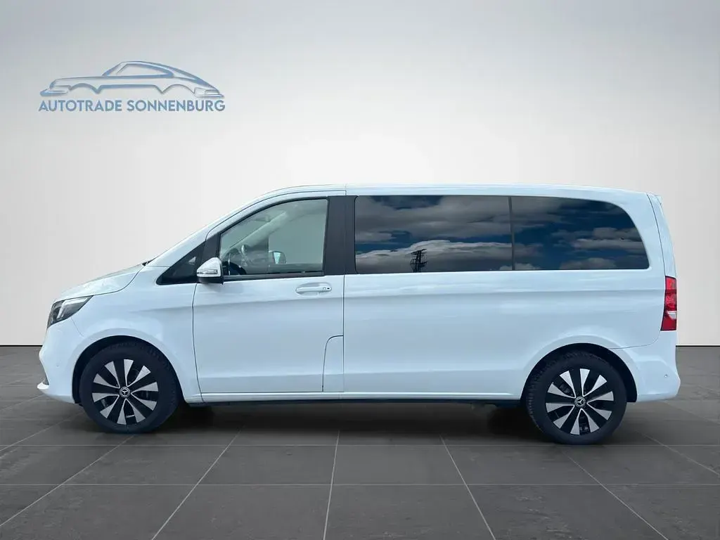 Gebraucht Mercedes V250 190 PS (139 kW) 2021 Weiß Van / Kleinbus