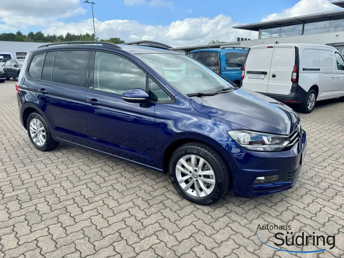 Gebraucht VW Touran Comfortline 150 PS (110 kW) 2019 Atlantik blue Van / Kleinbus