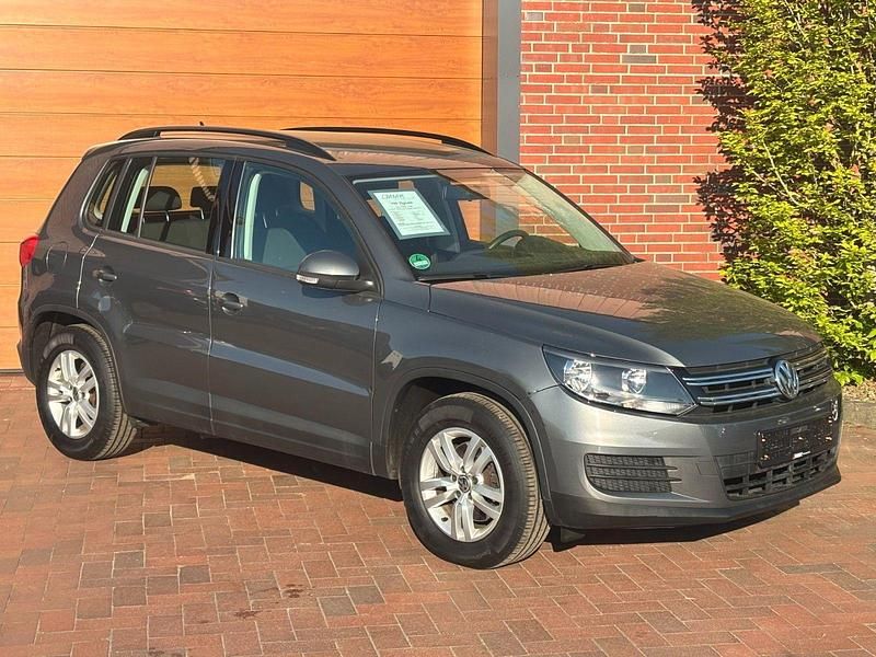 Gebraucht VW Tiguan Trendline 110 PS (80 kW) 2015 Grau SUV