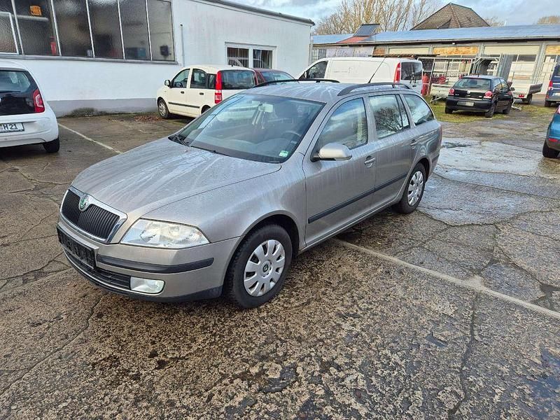 Cappuccino beige mettalic Gebraucht 2007 Skoda Octavia Team Edition Kombi | 1.500 € (Guter Preis) - Bild 1/4