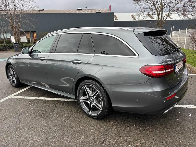 Gebraucht Mercedes E300 AMG 306 PS (225 kW) 2021 Grau Kombi
