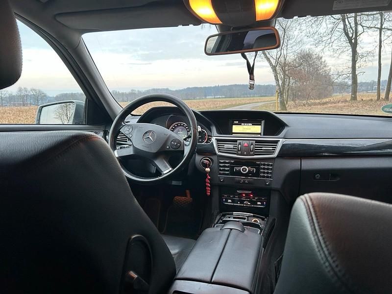 Gebraucht Mercedes E350 231 PS (169 kW) 2009 Grau Kombi