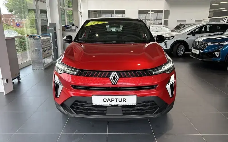 Używany Renault Captur Evolution 91 KM (66 kW) 2025 Czerwony SUV
