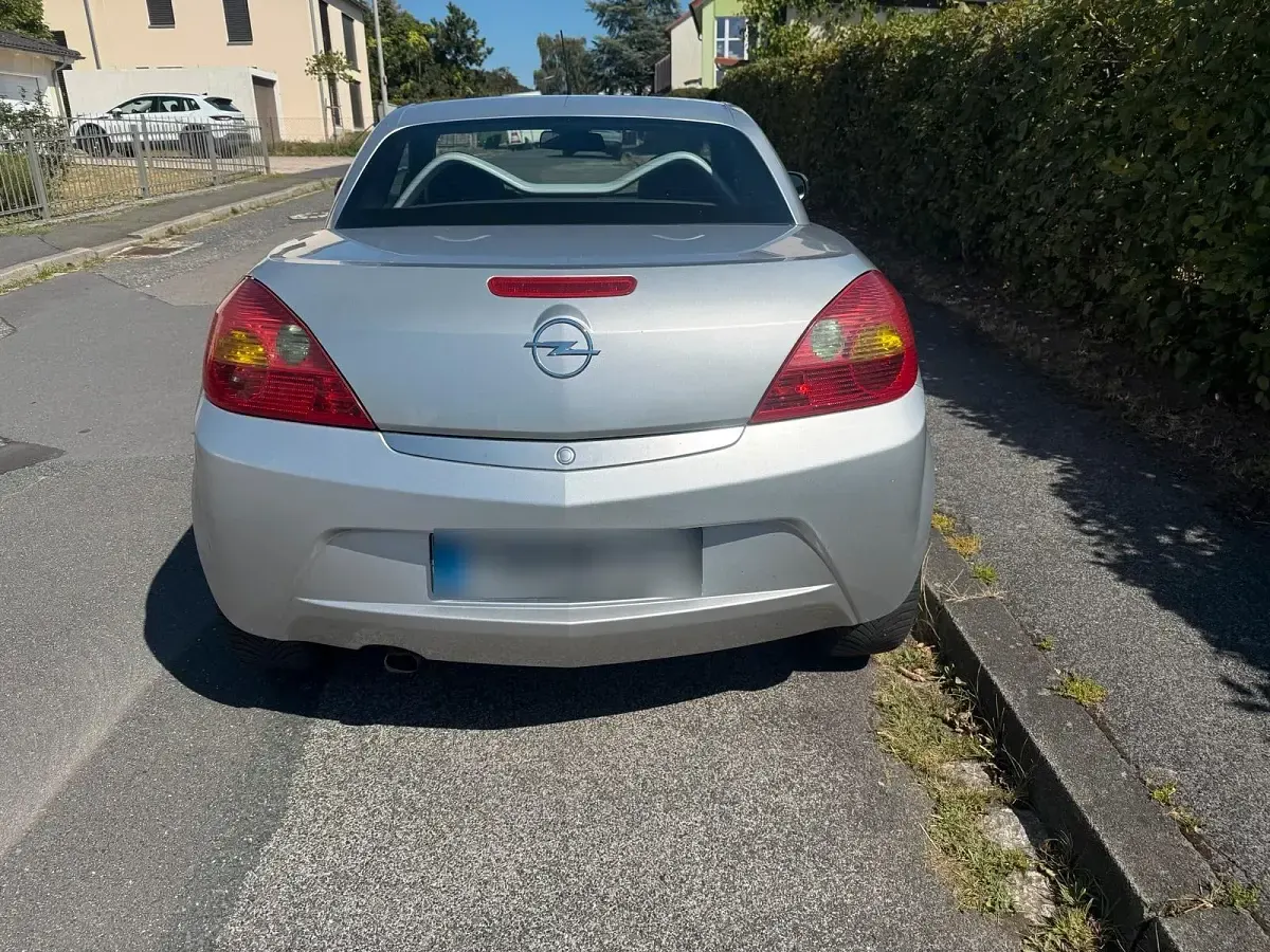 Gebraucht Opel Tigra 90 PS (66 kW) 2006 Silber Cabrio