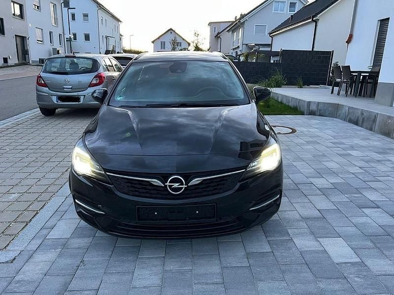 Schwarz Gebraucht 2022 Opel Astra Edition Kombi | 12.490 € (Superpreis) - Bild 1/4