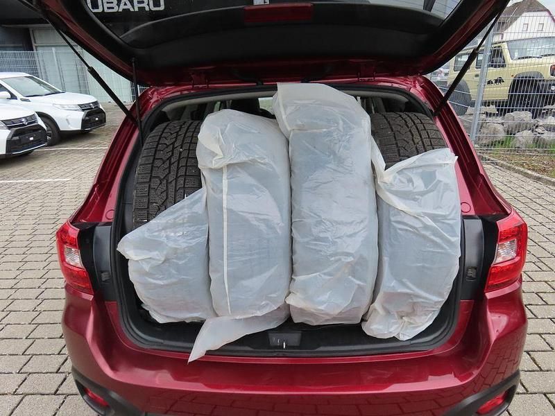 Gebraucht Subaru Outback Sport 175 PS (128 kW) 2017 Rot Kombi