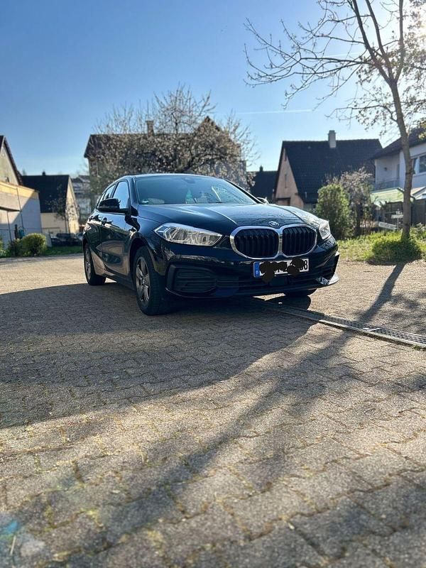 Schwarz Gebraucht 2021 BMW 116 Advantage Kleinwagen | 17.500 € (Fairer Preis) - Bild 1/4