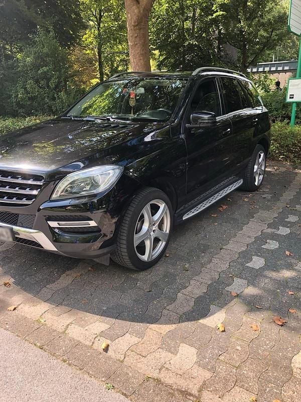 Gebraucht Mercedes ML350 258 PS (189 kW) 2013 Schwarz SUV