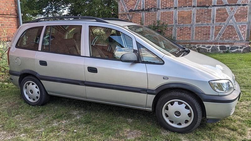 Silber Gebraucht 2003 Opel Zafira Van / Kleinbus | 1.850 € (Fairer Preis) - Bild 1/4