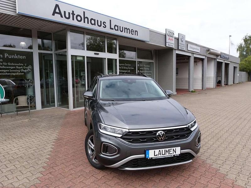 Indiumgrau metallic Neu 2025 VW T-Roc Life SUV | 31.900 € (Superpreis) - Bild 1/4