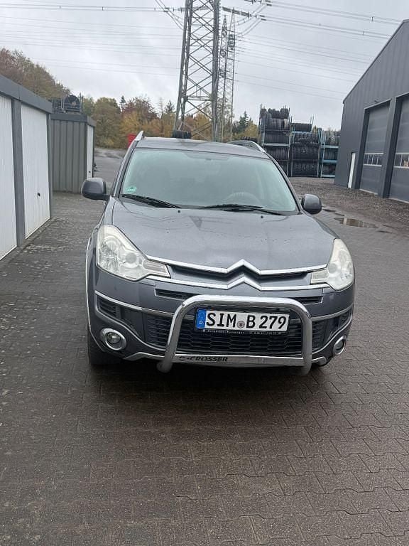 Grau Gebraucht 2009 Citroën C-Crosser Tendance SUV | 3.800 € (Fairer Preis) - Bild 1/4