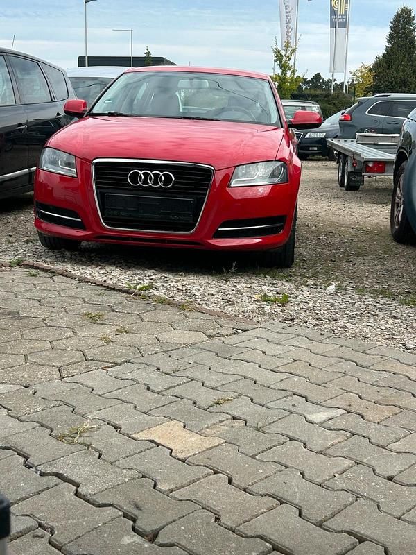 Rot Gebraucht 2011 Audi A3 Limousine | 3.300 € (Guter Preis) - Bild 1/4
