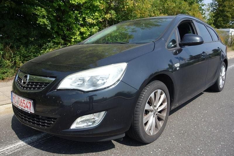Schwarz Gebraucht 2012 Opel Astra Kombi | 2.790 € (Guter Preis) - Bild 1/4